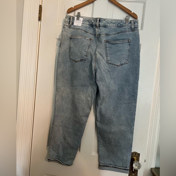 NWT Talbots relaxed everyday light denim jeans - Picture 5 of 5